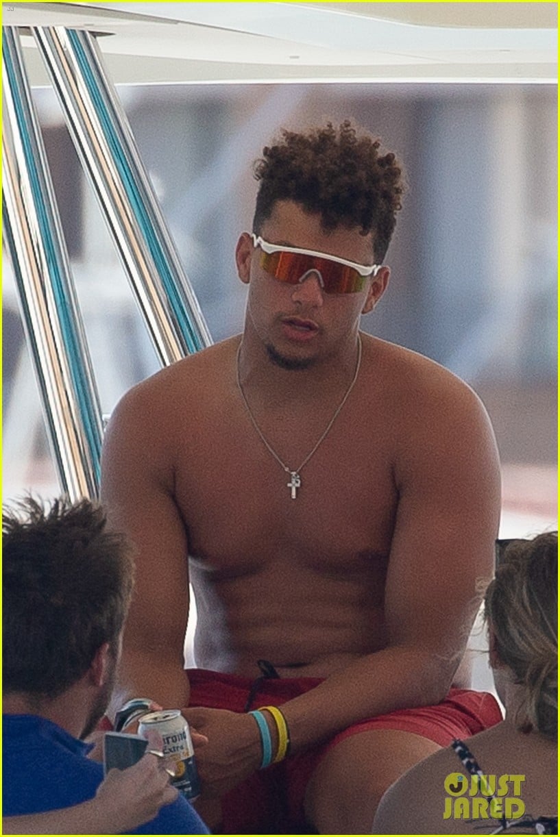 Patrick Mahomes Soaks Up the Sun on Vacation with Fiancee Brittany Matthews  in Cabo!: Photo 4579734 | Bikini, Brittany Matthews, Patrick Mahomes,  Shirtless Photos | Just Jared: Entertainment News