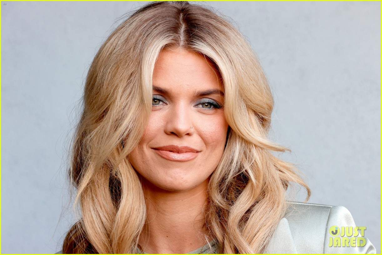 Photo: annalynne mccord feral street premiere pics 04 | Photo 4563475