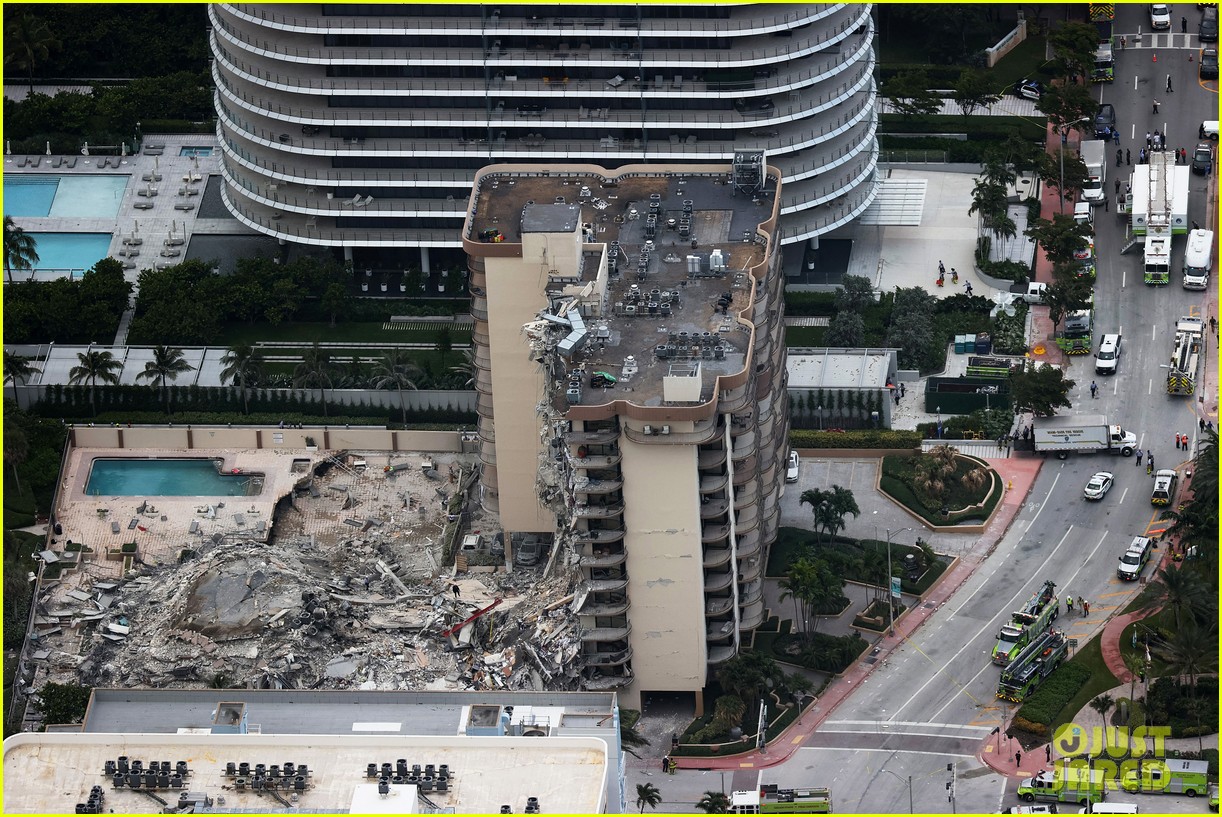 Photo miami apartment building collapse 09 Photo 4576539 Just