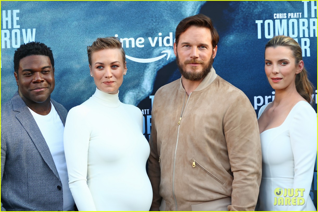 Chris Pratt, Edwin Hodge & More Stars Step Out For 'The Tomorrow War