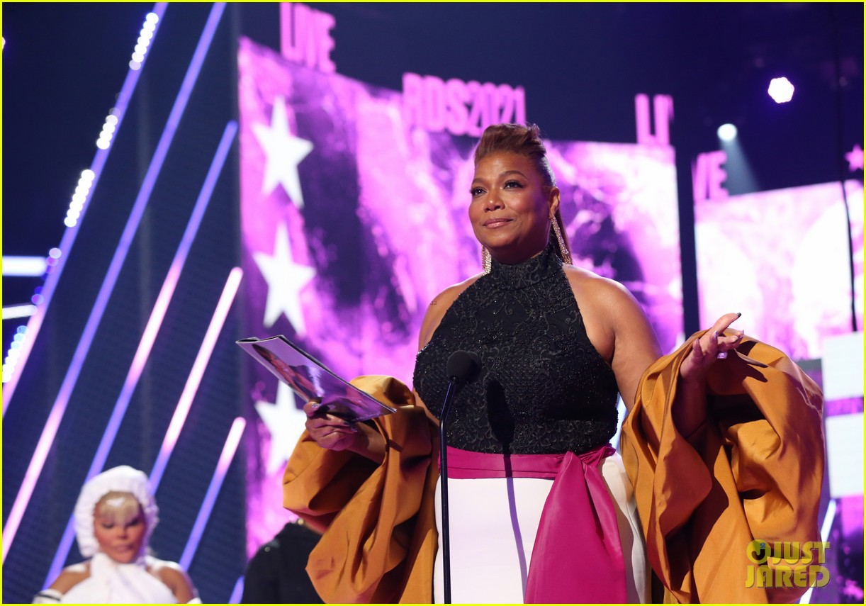 Queen Latifah Celebrates Pride While Receiving Lifetime Achievement