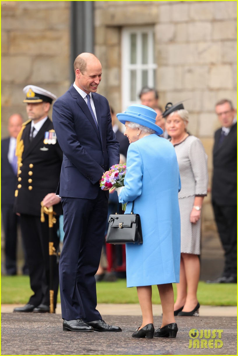 prince william joins queen elizabeth scotland 014577825