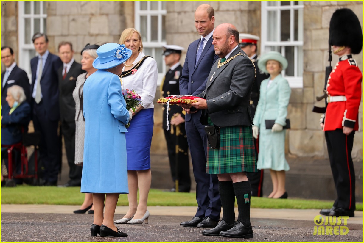 prince william joins queen elizabeth scotland 164577840