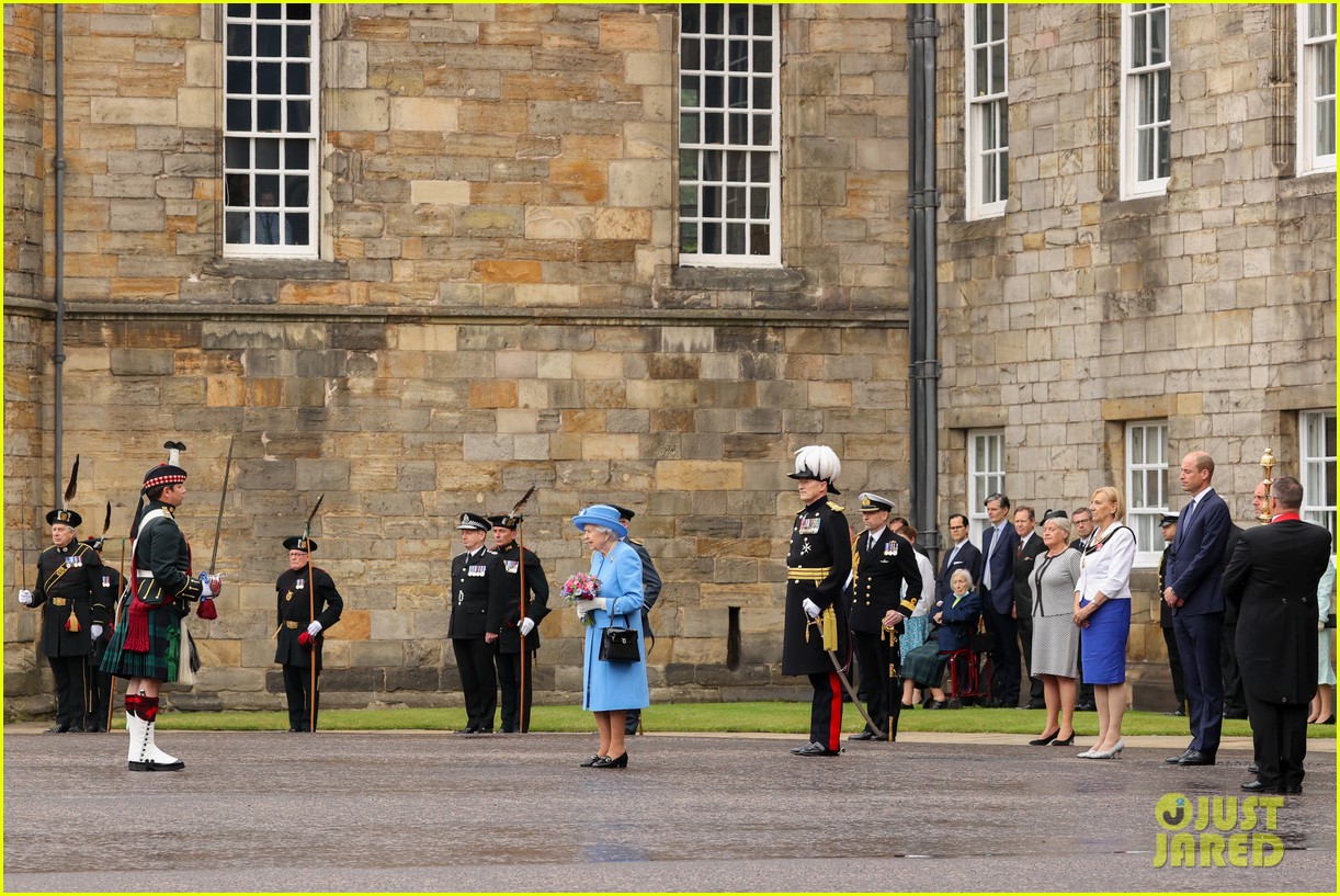 prince william joins queen elizabeth scotland 204577844