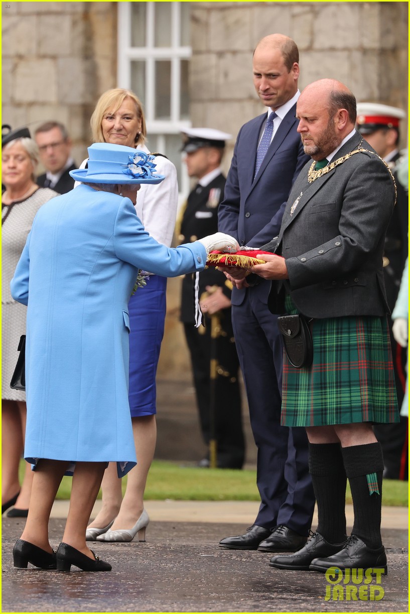 prince william joins queen elizabeth scotland 274577851