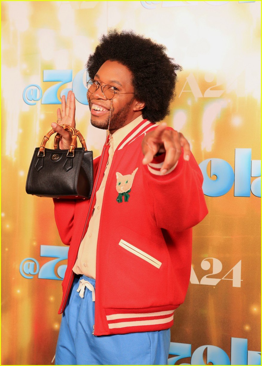 Taylour Paige & Riley Keough Enjoy a Girls' Night Out at 'Zola