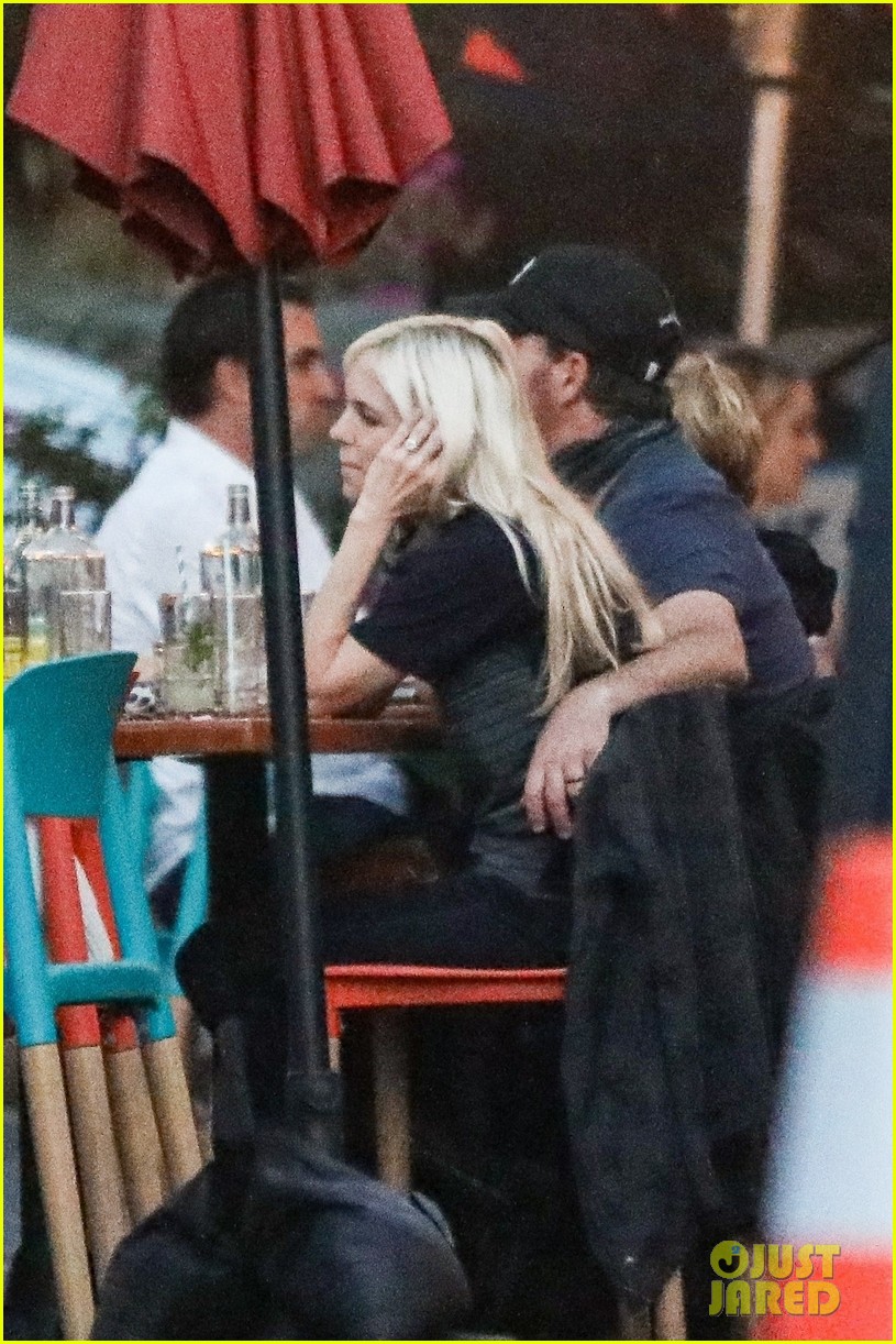 anna farris michael barrett might be married ring spotting lunch 044592587