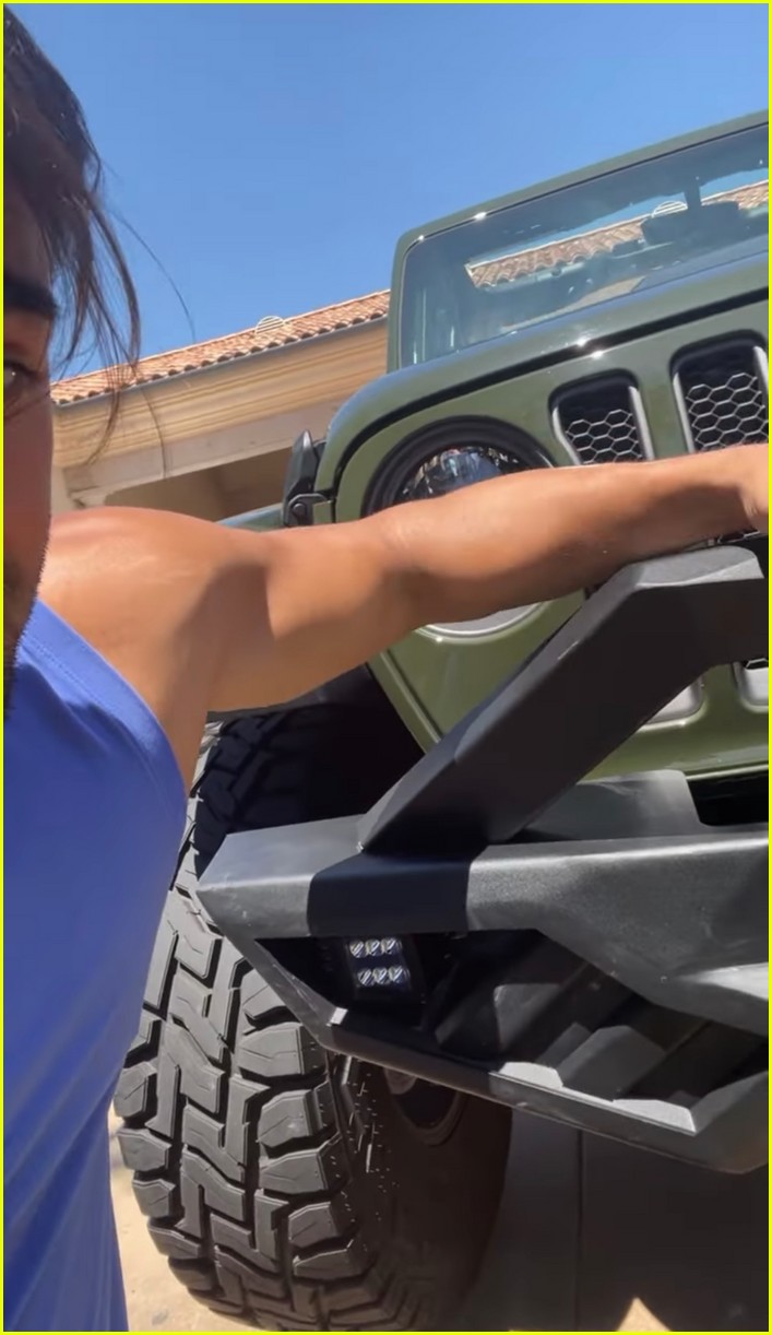 Sam Asghari Gets Into Fender Bender, Admits It Was His Fault Photo