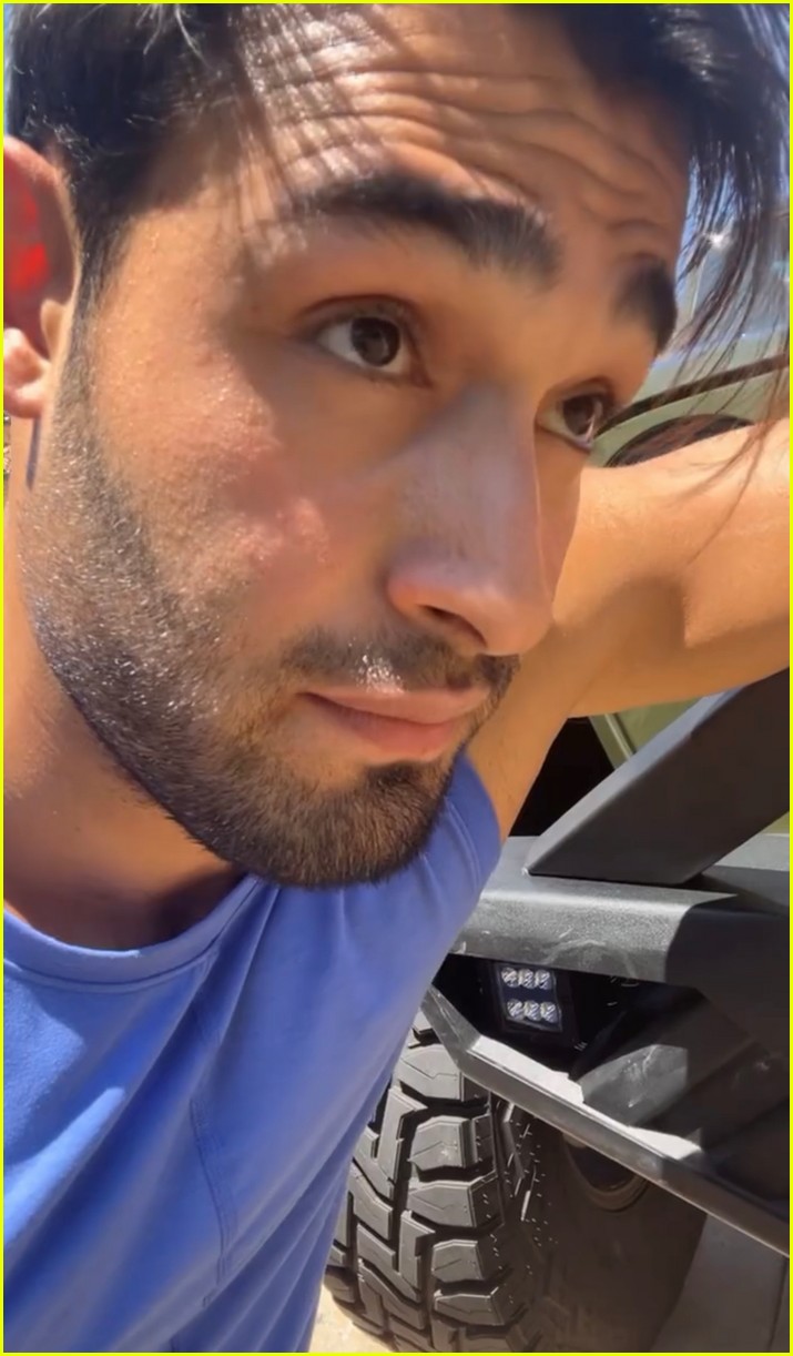 Sam Asghari Gets Into Fender Bender, Admits It Was His Fault Photo
