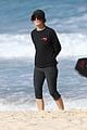 rose byrne bobby cannavale hit the beach with friends 04