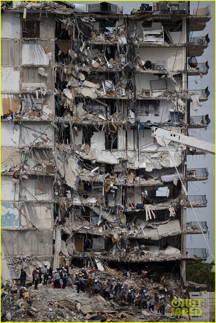 Photo remaining portion of miami condo building demolished 30 Photo