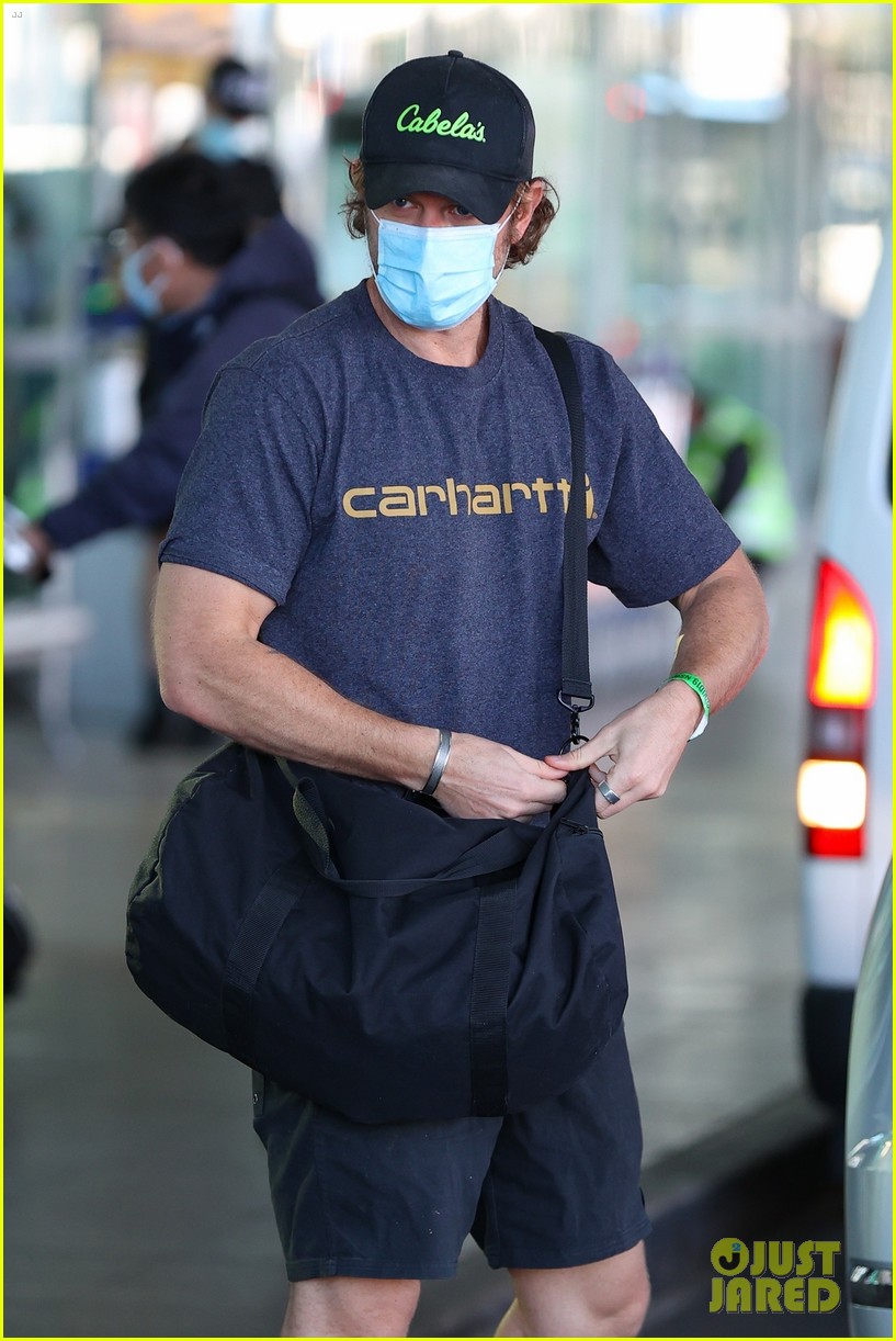 'Sex/Life' Star Adam Demos Spotted in Sydney After Finishing His