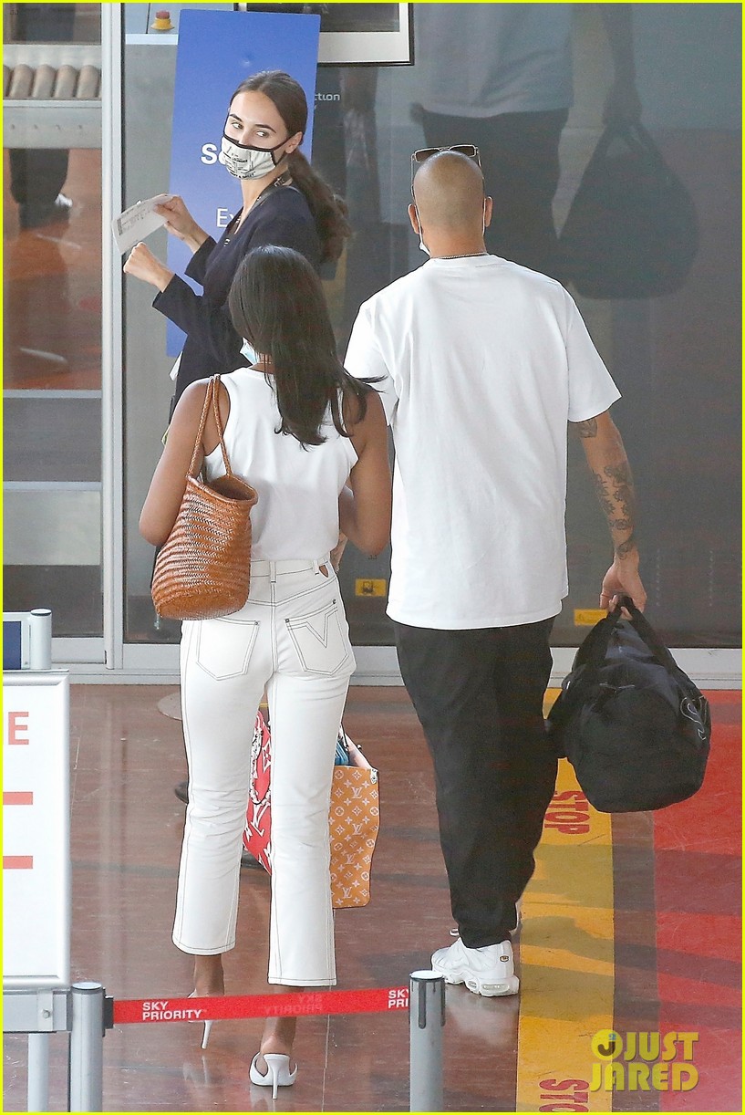 Photo: laura harrier sam jarou kiss 96 | Photo 4581499 | Just Jared