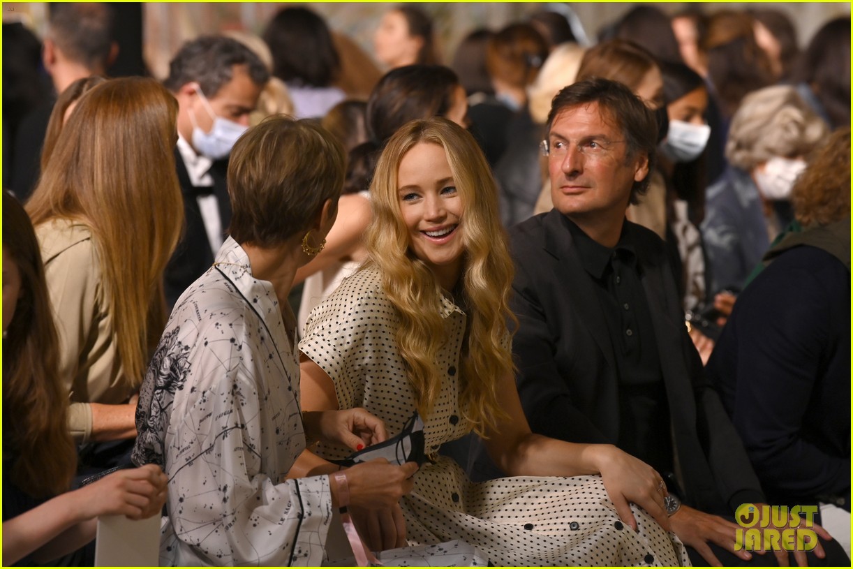 jennifer lawrence attends dior show first in years 014582256