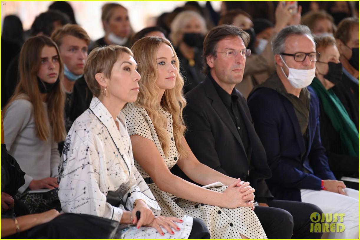 jennifer lawrence attends dior show first in years 044582259