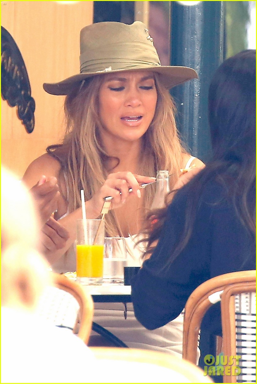 Jennifer Lopez Photographed Wearing 'Ben' Necklace - See Pictures