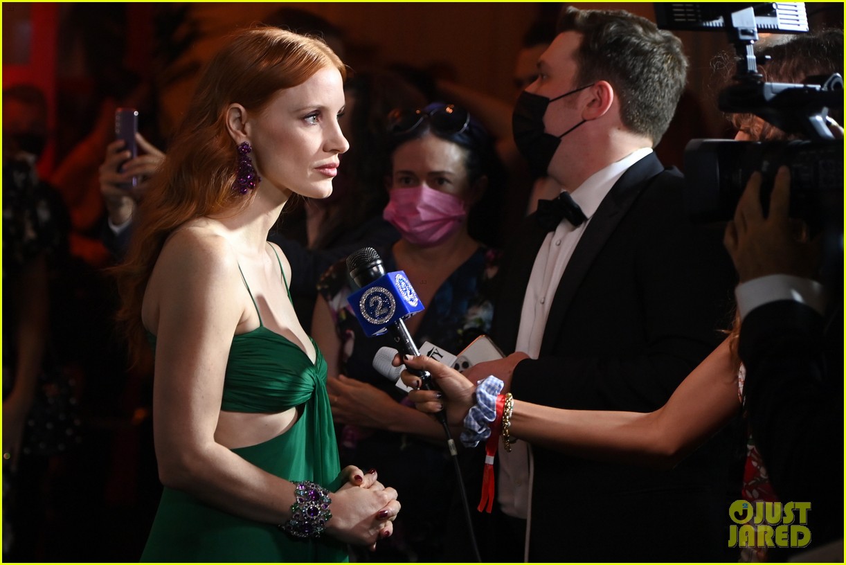 jessica chastain green valentino cannes chopard trophy dinner 114585620