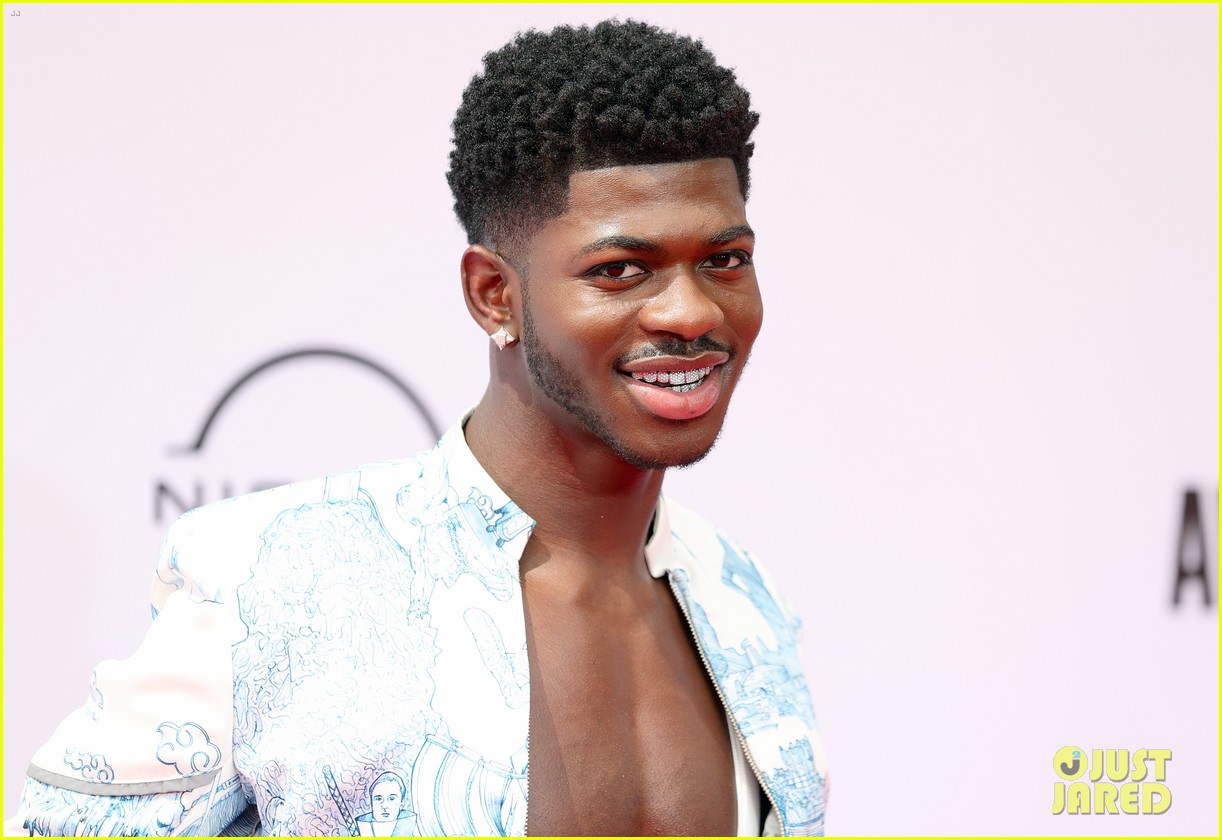 Lil Nas X Releases the 'Uncensored' Version of 'Industry Baby' Music(00)
