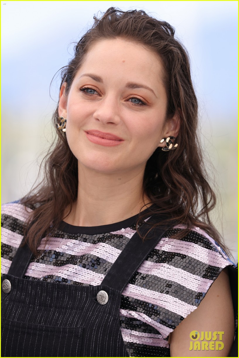 marion cotillard steps out for bigger than us photo call 174585937