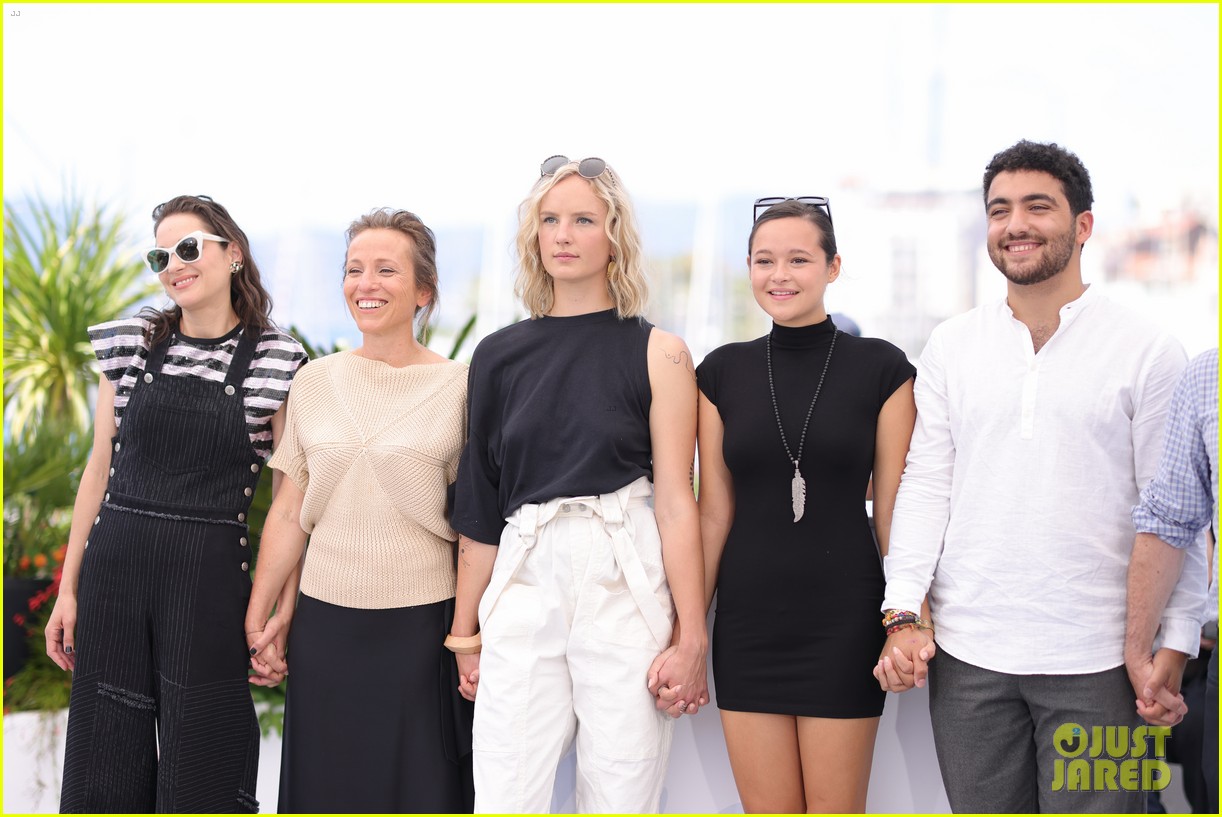 marion cotillard steps out for bigger than us photo call 234585943
