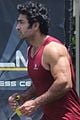 kumail nanjiani puts massive muscles on full display during workout 02