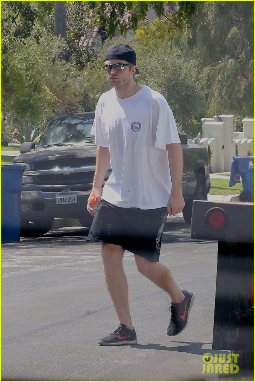 robert pattinson spotted in los angeles 214585461