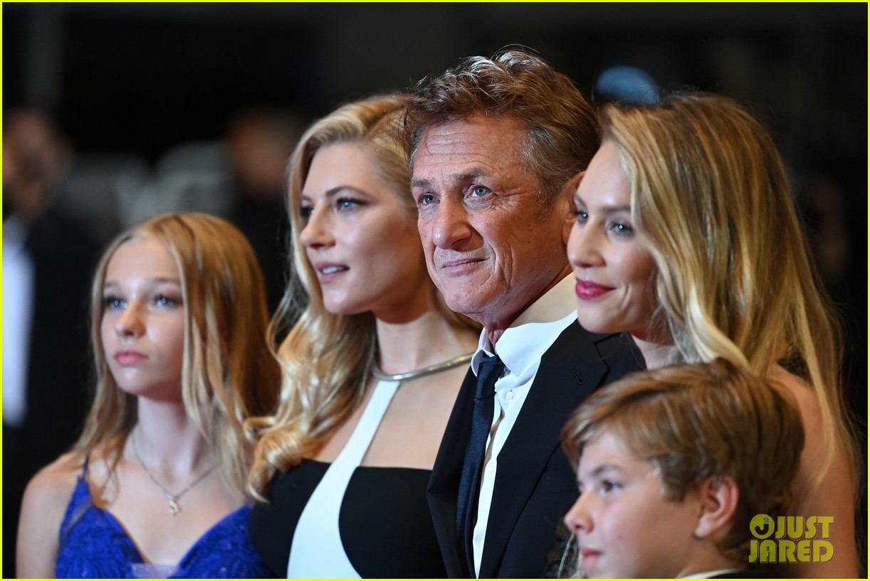 Photo sean penn with his kids flag day cannes premiere 19 Photo 4586155 Just Jared