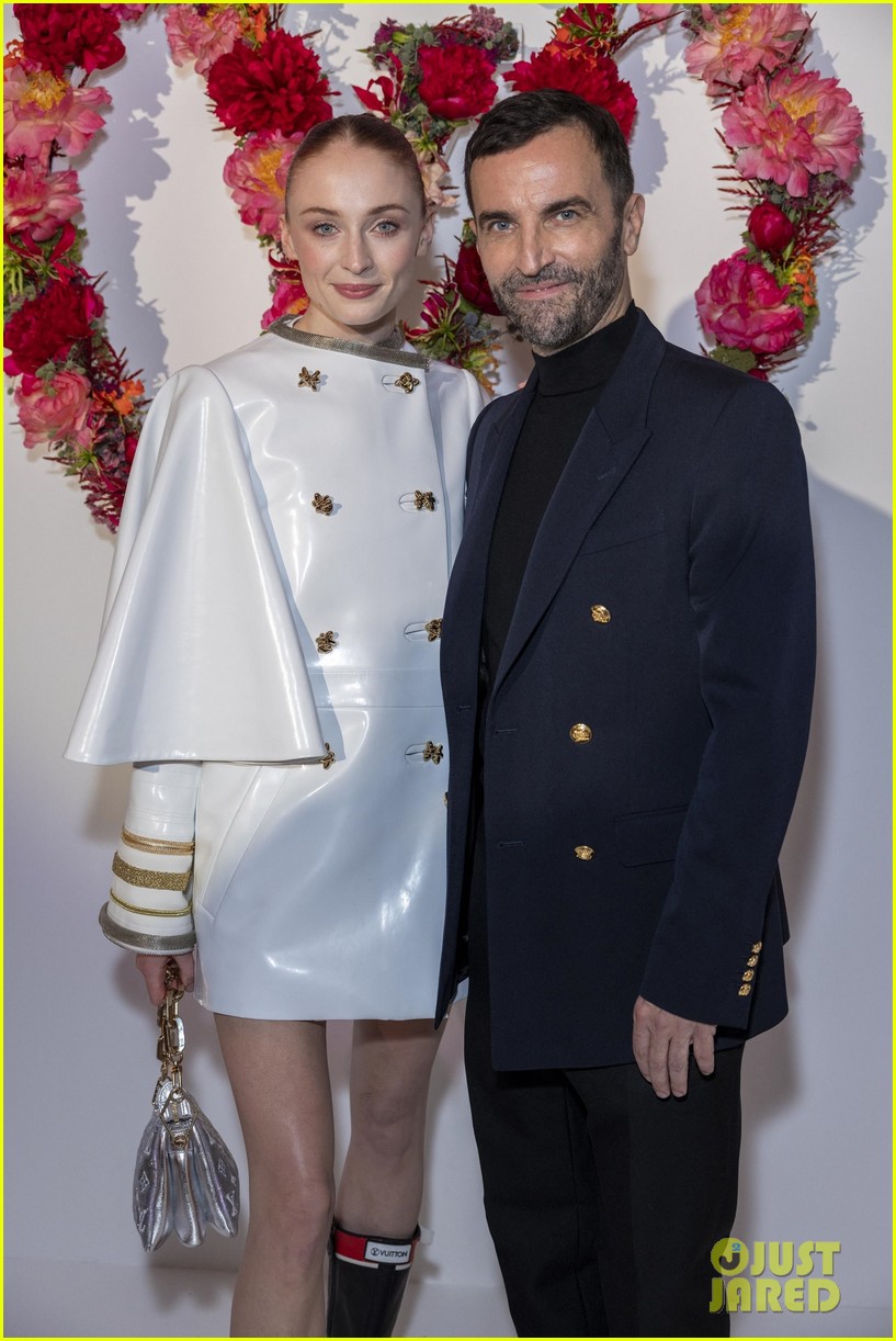 Katy Perry & Orlando Bloom Meet Up with Sophie Turner & Joe Jonas at