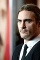 joaquin phoenix nearly unrecognizable on disappointment blvd set 07