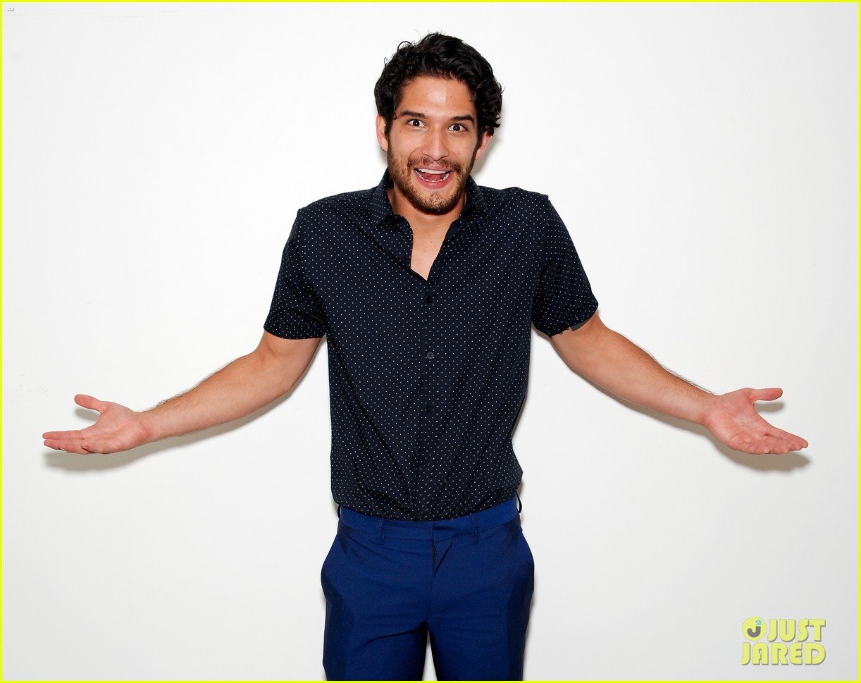 tyler posey comes out as queer 05