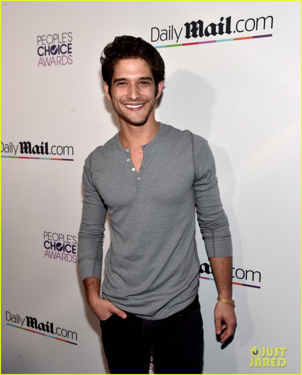tyler posey comes out as queer 064580820