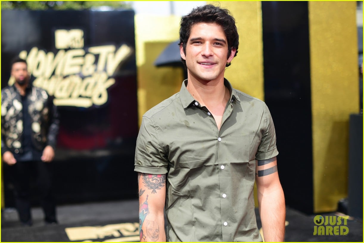 tyler posey comes out as queer 084580822
