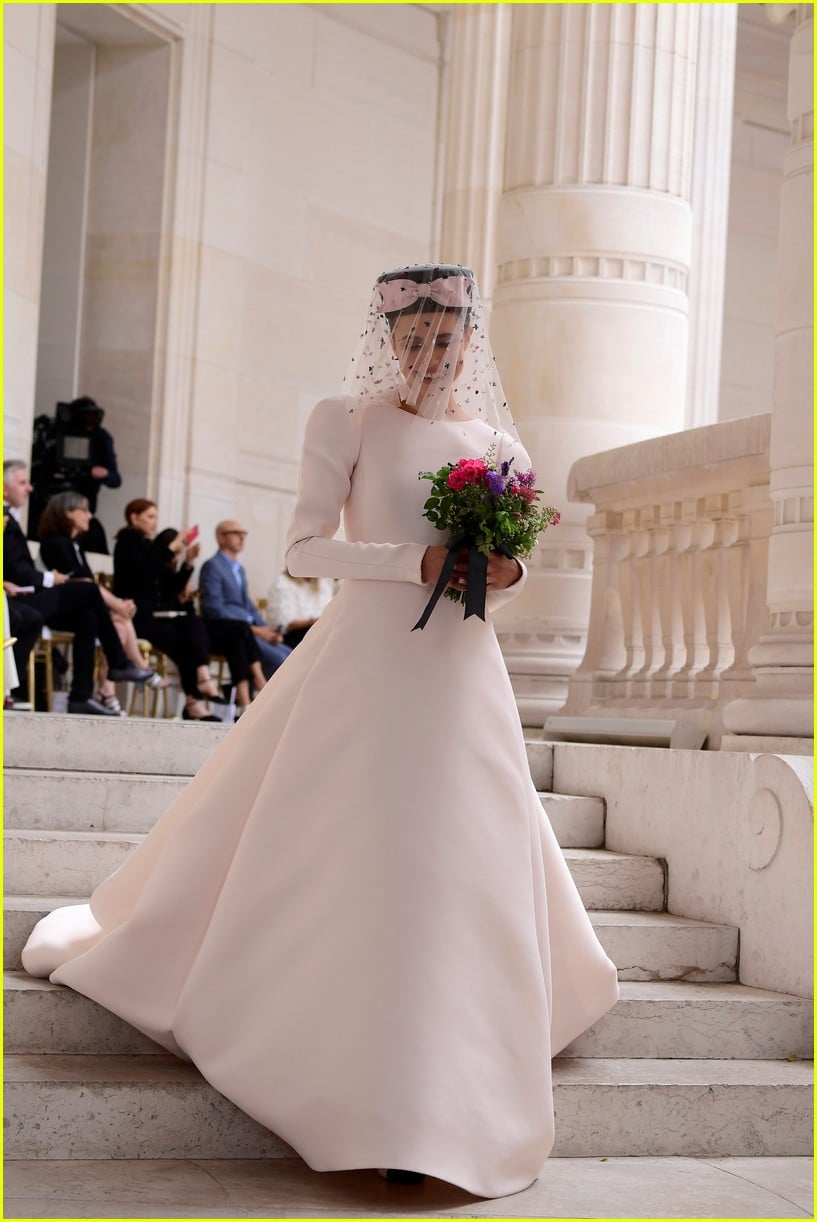 margaret qualley wedding dress chanel show 114584815