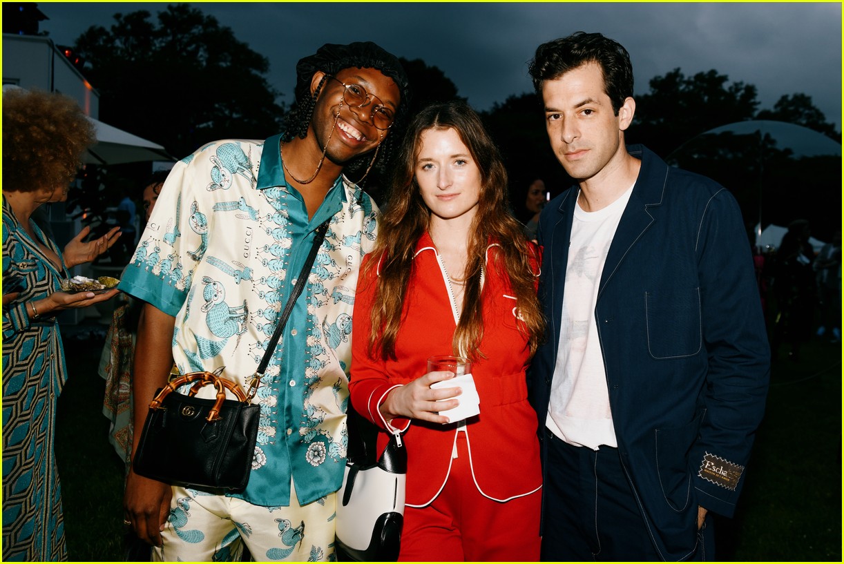 Mark Ronson & Grace Gummer Make First Official Appearance as a Couple! Photo 4587292 Derek