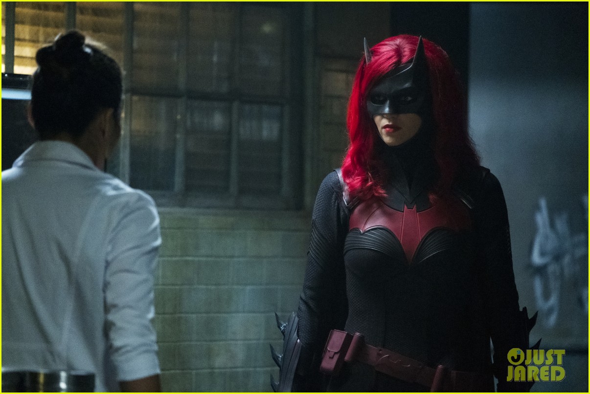 Ruby Rose Reveals That She Was Allergic To The Batwoman Suit! Photo(02)