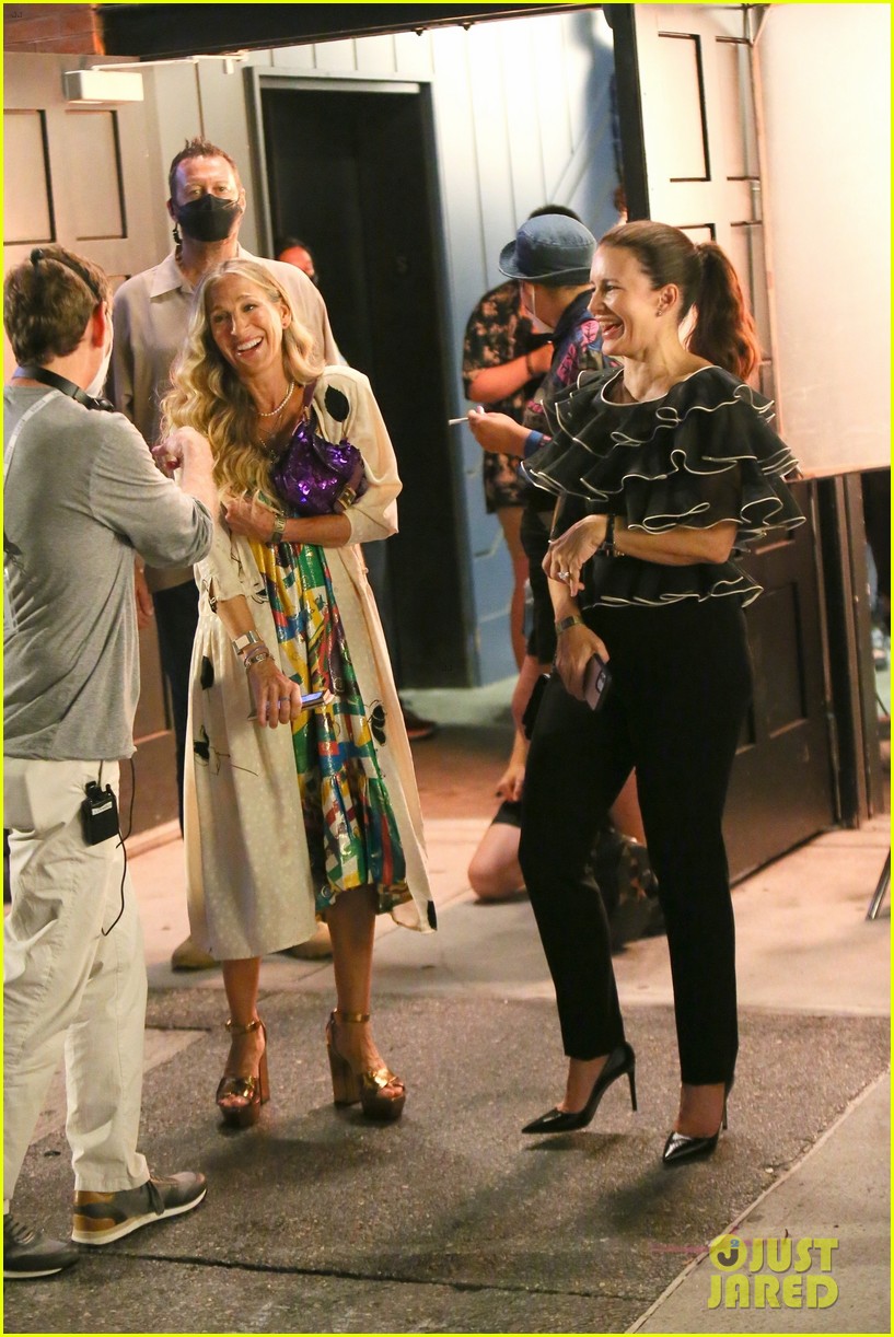 Sarah Jessica Parker Joins Cynthia Nixon & Kristin Davis for a Late