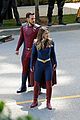 supergirl cast in full costume finale filming 04