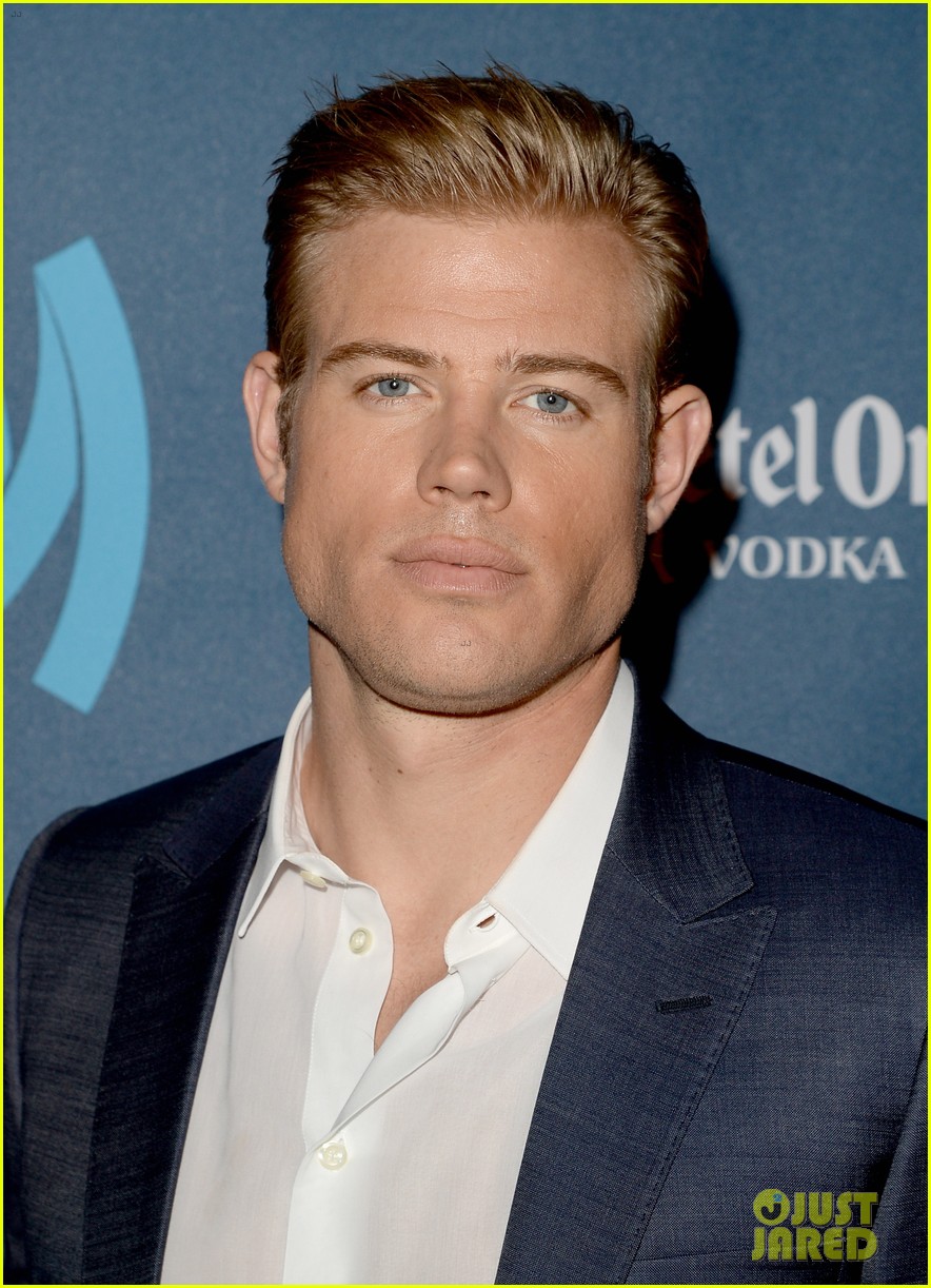 90210's Trevor Donovan Comments on Older Actors Playing Teens: 'Get Over It': Photo 4595763 | Trevor Donovan Pictures - Vimarsana News