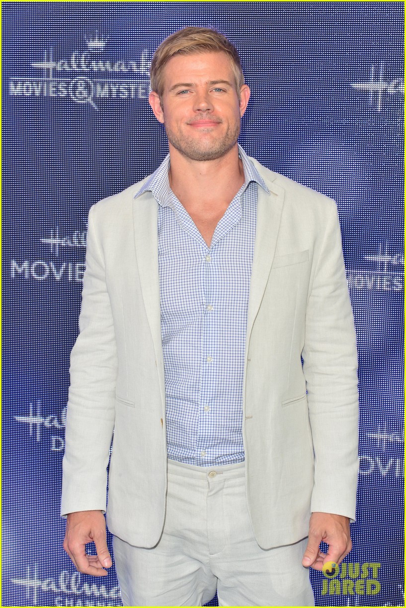 90210's Trevor Donovan Comments on Older Actors Playing Teens: 'Get Over It': Photo 4595769 | Trevor Donovan Pictures - Vimarsana News