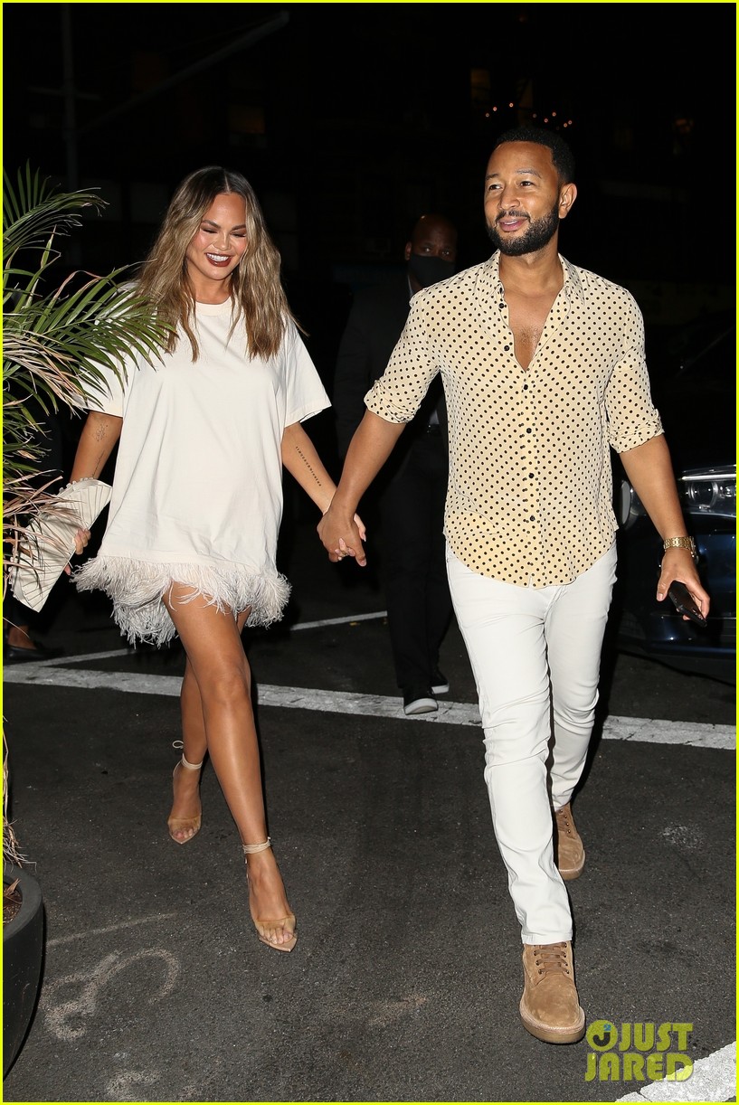 chrissy teigen and john legend step out dinner date in nyc 014607169