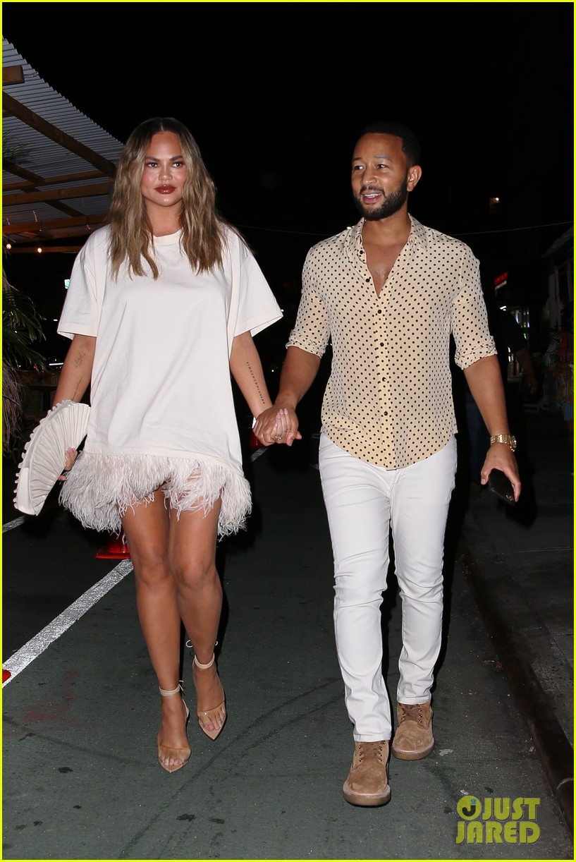 chrissy teigen and john legend step out dinner date in nyc 064607174