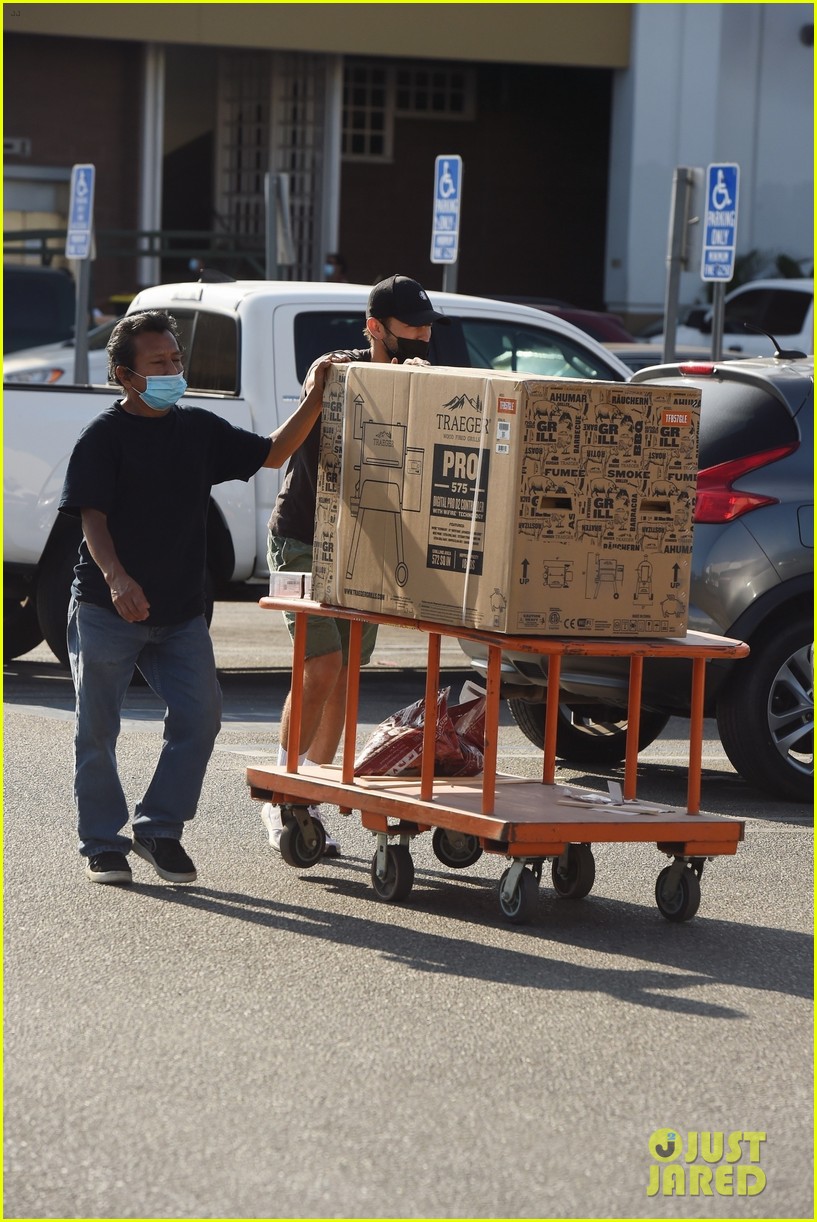 chace crawford picks up grill trip to home depot 074607703