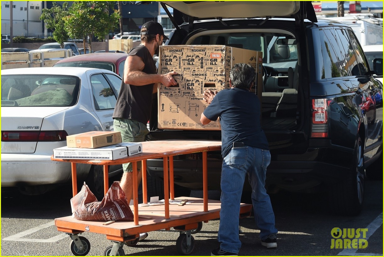 chace crawford picks up grill trip to home depot 134607683