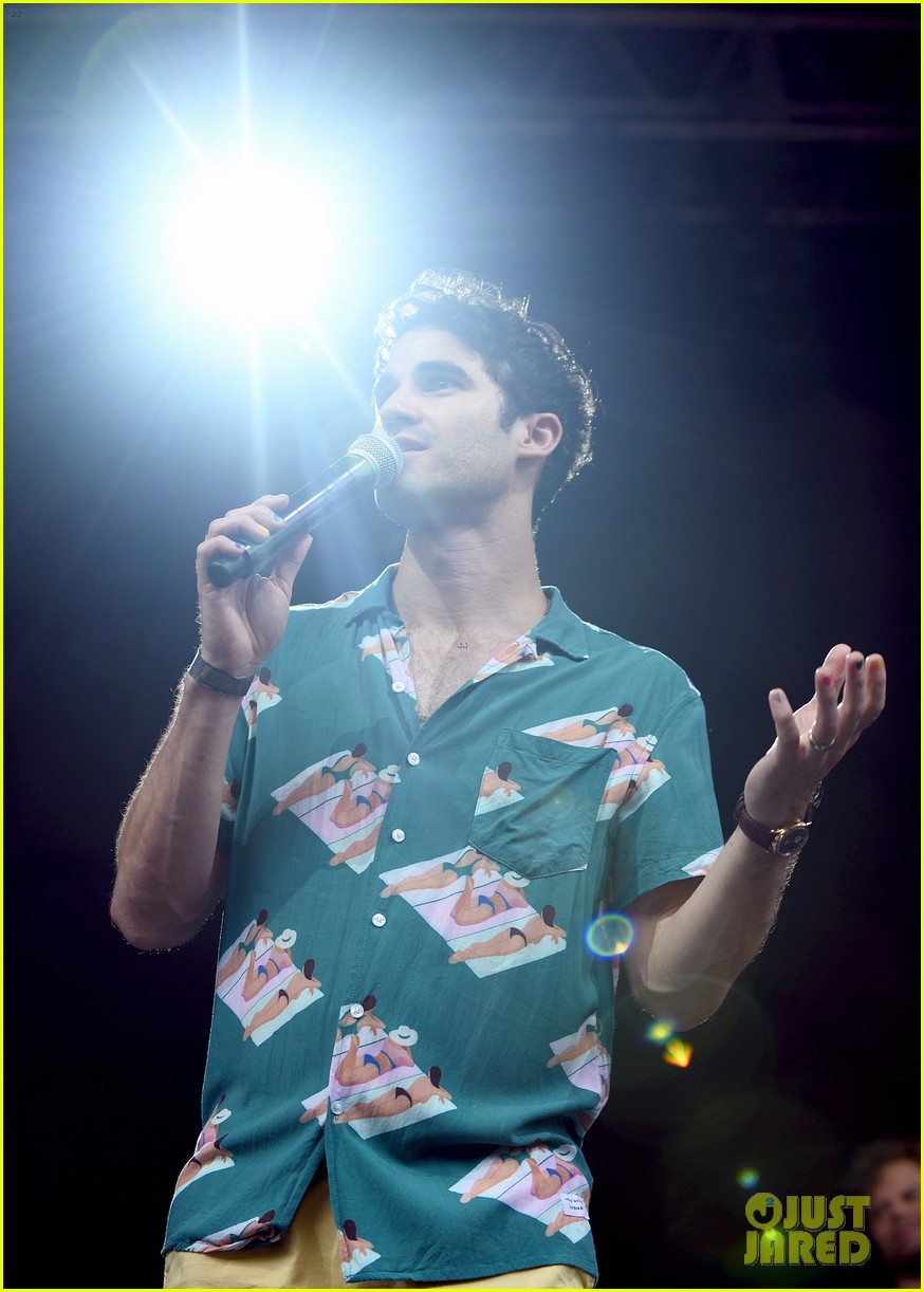 darren criss joined by the muppets at elsie fest 2021 064612142