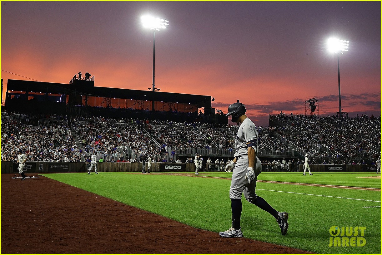 Peacock Orders 'Field Of Dreams' TV Series Based On The Movie Photo