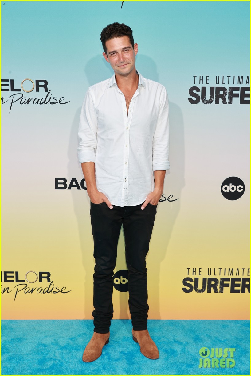 Full Sized Photo of sarah hyland wells adams bachelor in paradise