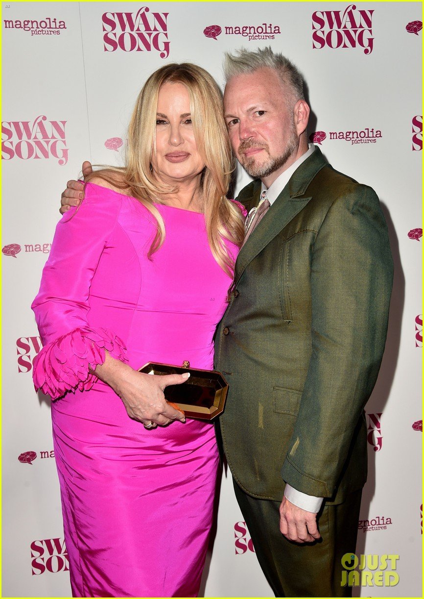Photo jennifer coolidge swan song premiere pics 02 Photo 4600829 Just Jared Entertainment News