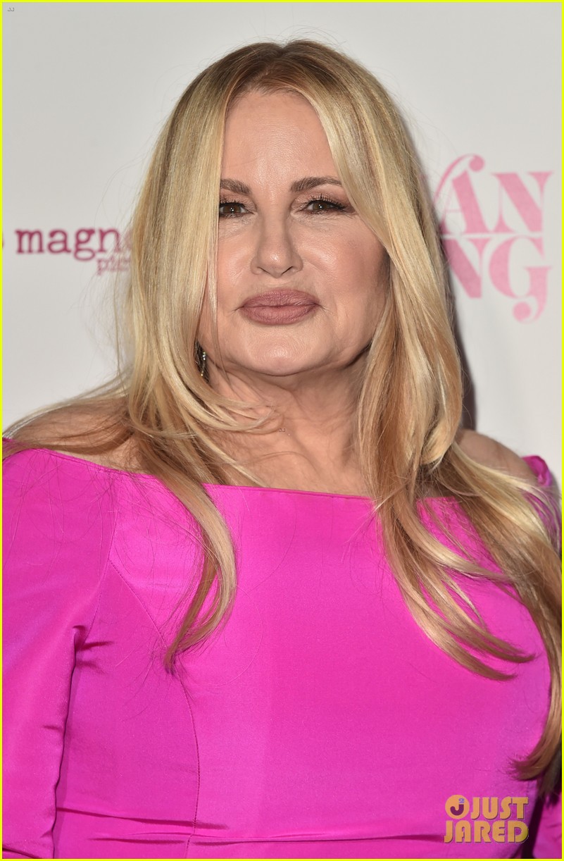 Jennifer Coolidge Is Pretty in Pink at the Premiere of New Movie 'Swan Song' Photo 4600833