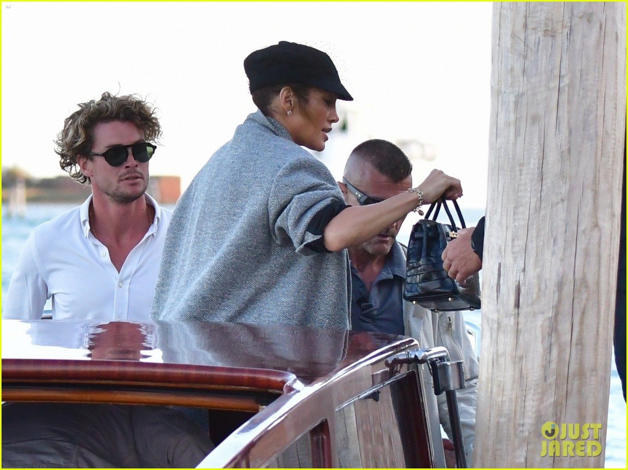 Photo: jennifer lopez arrives in venice ahead of dolce event 22 | Photo