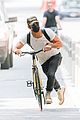 justin theroux keeps low profile riding his bike in nyc 05